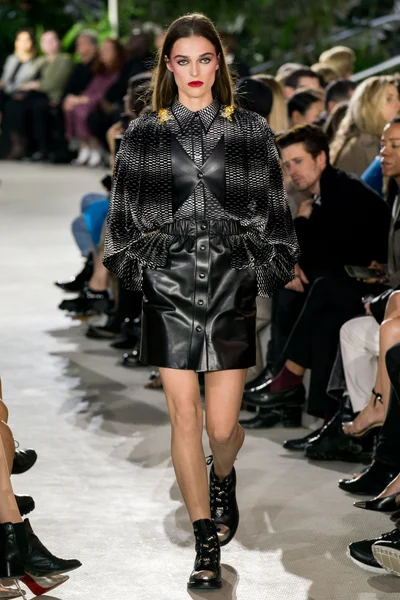 Look 24